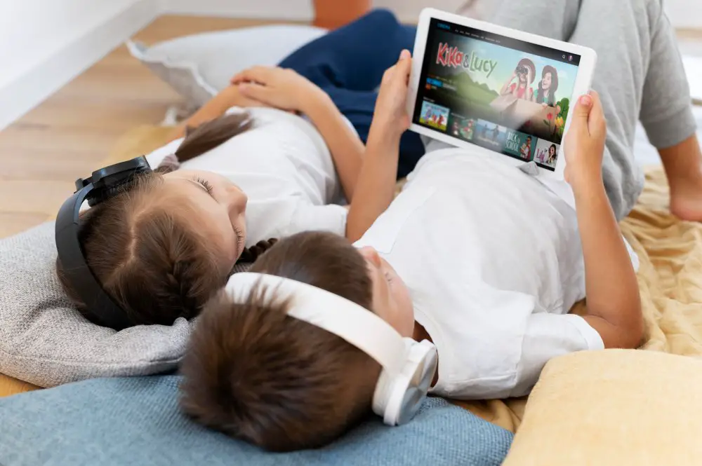 This photo depicts pre-teen kids playing with their iPads.