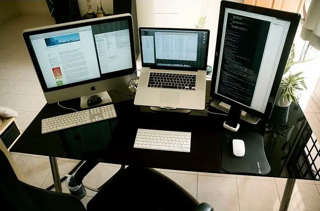How to Position Your Computer Monitor Ergonomically: 3 Tips that Will Surprise You