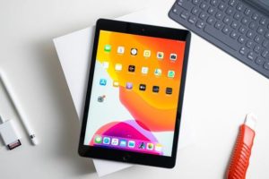 iPad for Dummies : Very Comprehensive and Quick Review