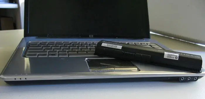 laptop with battery