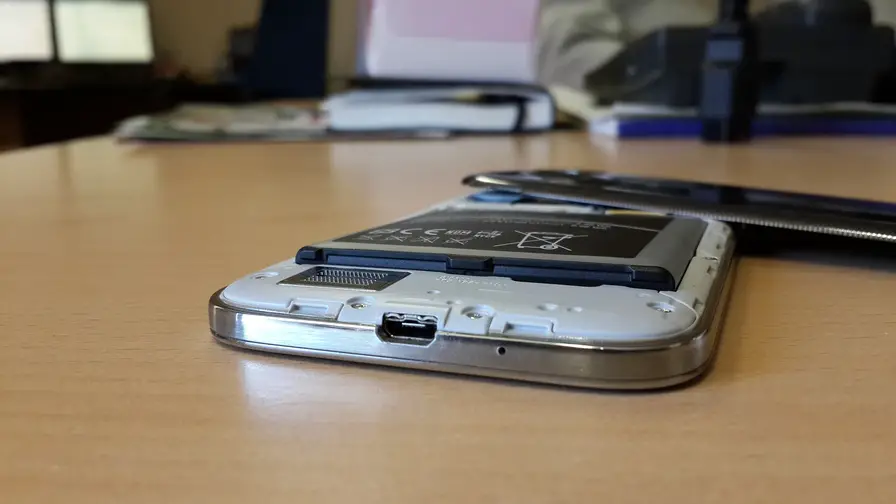 swollen smartphone battery swollen batteries