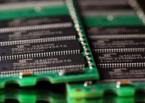 How Does a Resistive RAM (ReRAM/RRAM) Work?