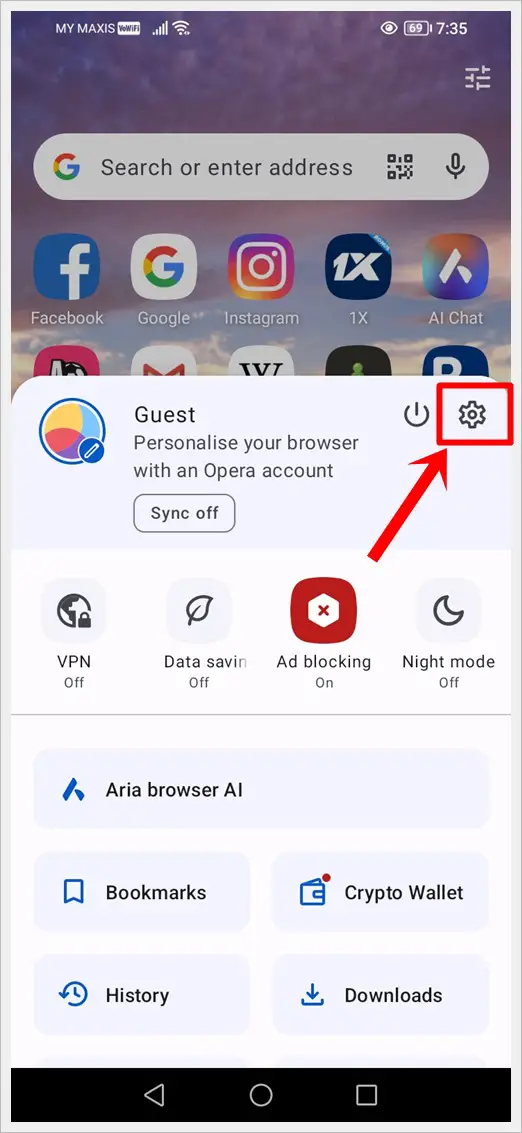 This image shows the Gear Icon of the Opera app for Android has been highlighted.