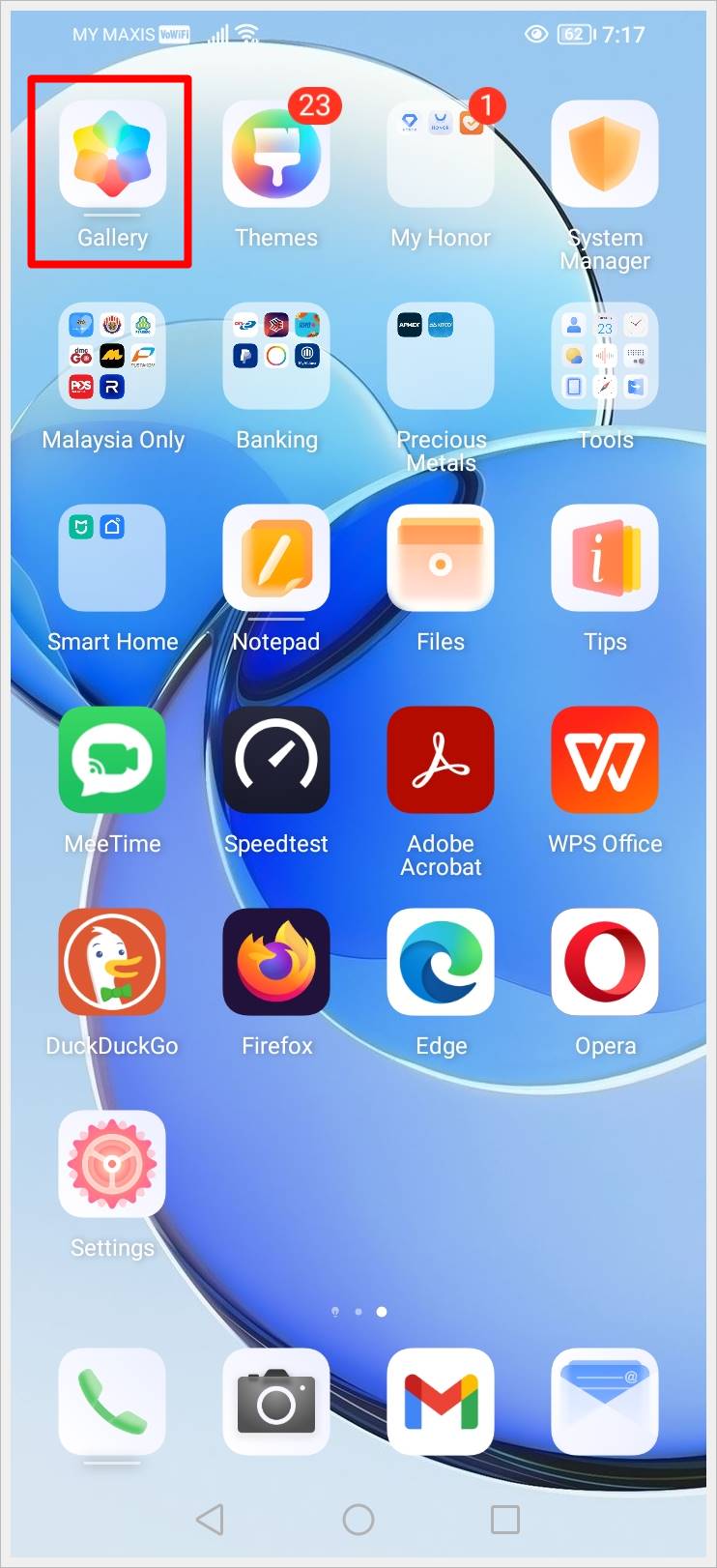 This image shows a screenshot of an Android phone with its 'Gallery' app's icon highlighted.