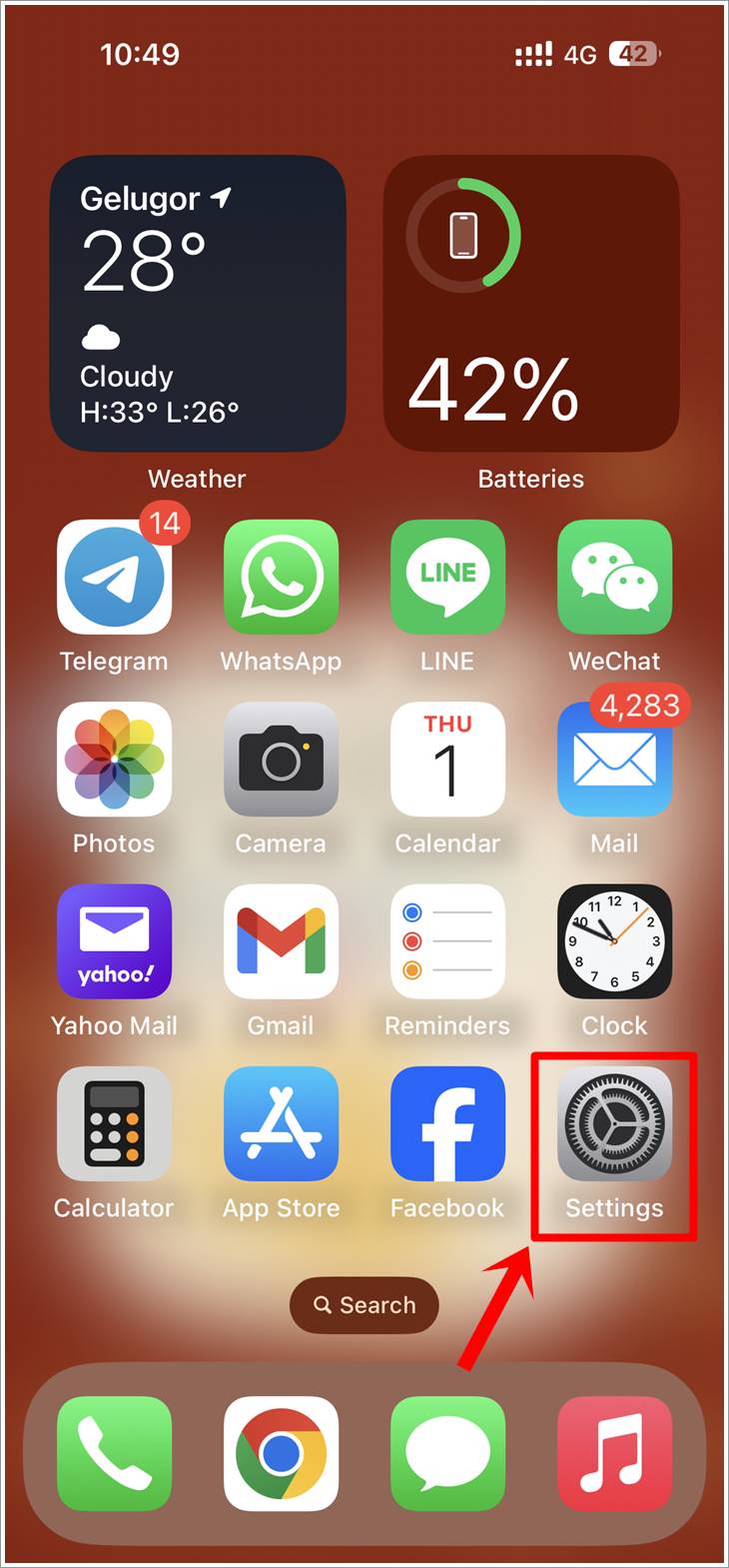 This is a screenshot of an iPhone with the 'Settings' icon highlighted.