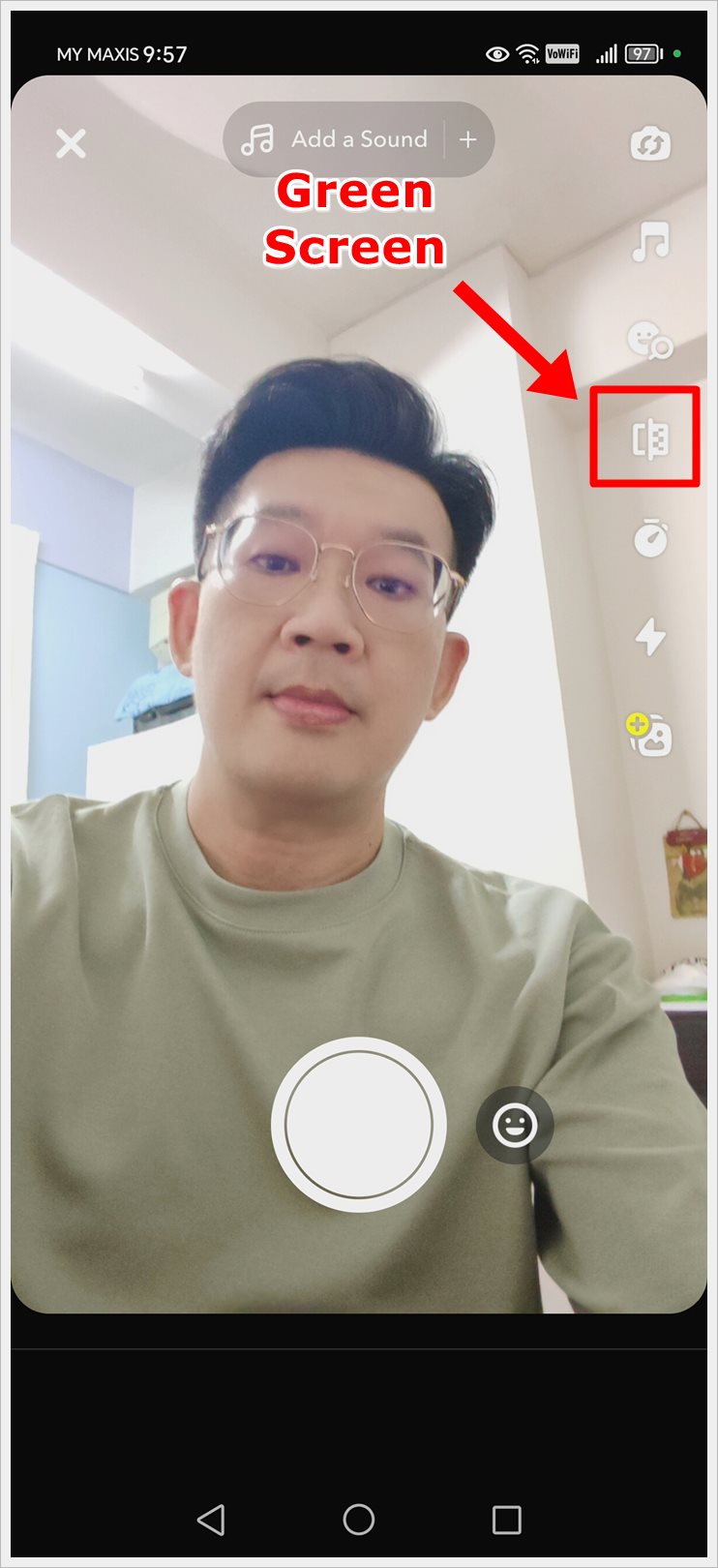 This mobile screenshot displays Snapchat's Director Mode, with the Green Screen feature highlighted.